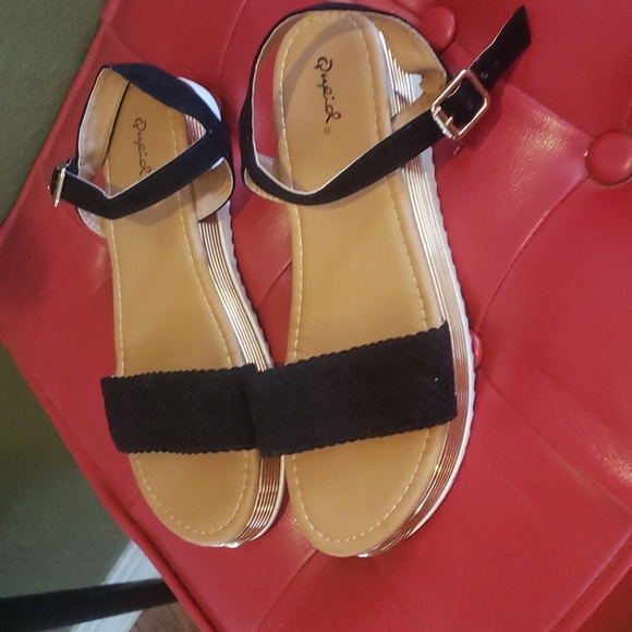 Black sandals - Picture 2 of 5